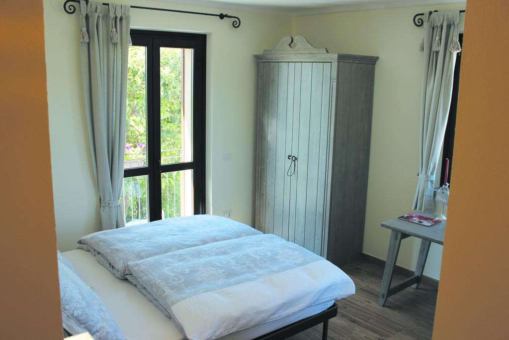 Vigliano d'Asti Alta Villa The Countryhouse Adults Only Boutique Bnb חדר תמונה