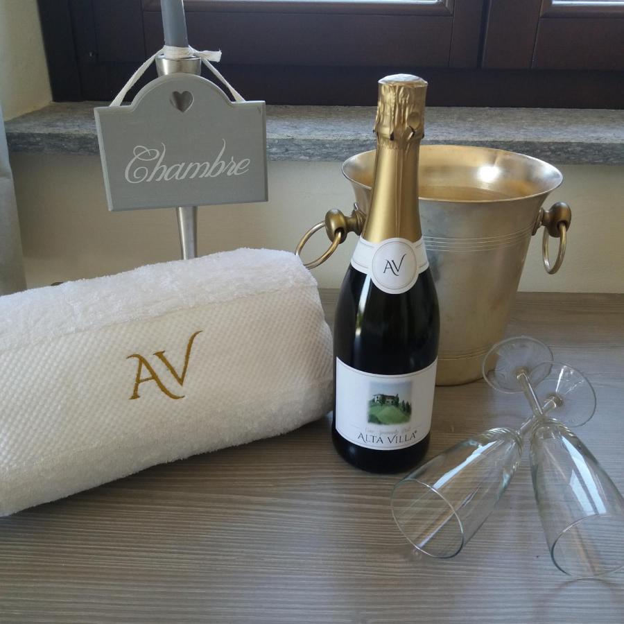 Vigliano d'Asti Alta Villa The Countryhouse Adults Only Boutique Bnb מראה חיצוני תמונה